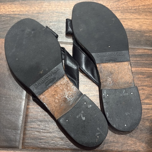 Manolo Blahnik Black Sandals - Picture 4 of 8